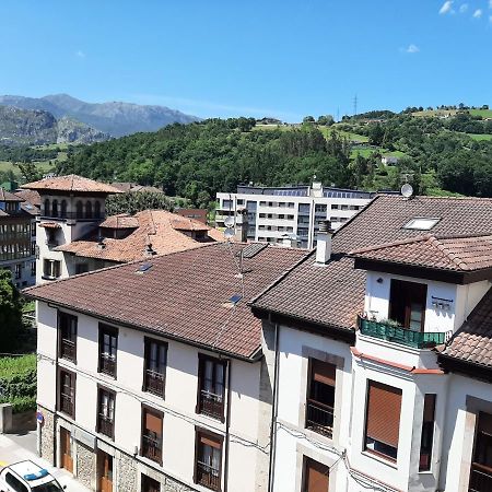 Apartamento Ático La Plaza Arriondas Exterior foto