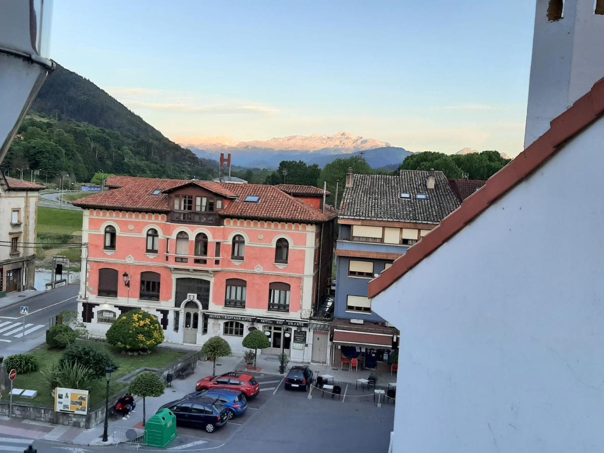 Apartamento Ático La Plaza Arriondas Exterior foto