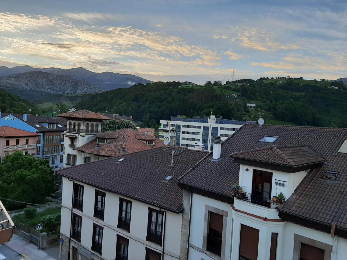Apartamento Ático La Plaza Arriondas Exterior foto