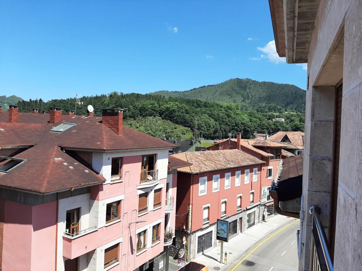 Apartamento Ático La Plaza Arriondas Exterior foto